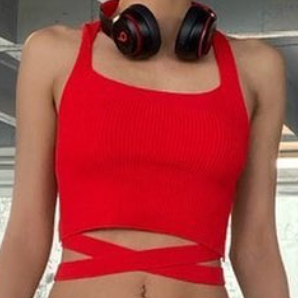 Backless crop top